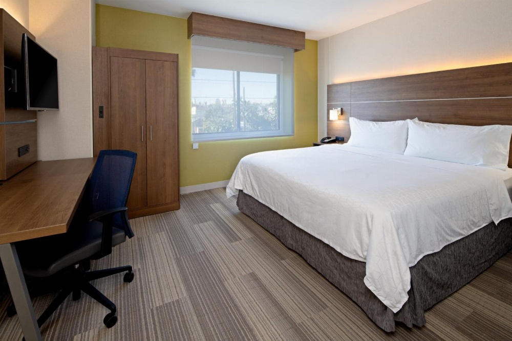 Holiday Inn Express Los Angeles LAX Airport Main image