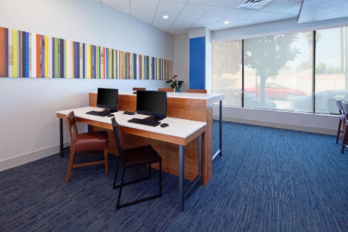 Holiday Inn Express Los Angeles LAX Airport image 31